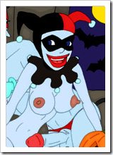 Harley rubs her slit and plugged in her sexy asshole by Batman